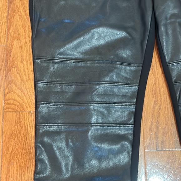 DYNAMITE FAUX LEATHER WOMEN MOTO LEGGINGS IN SIZE LARGE - Picture 2 of 6